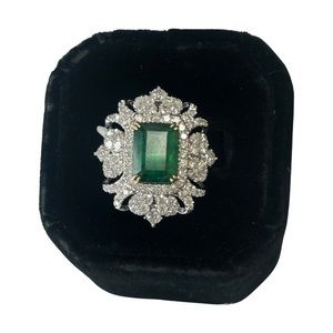 Authentic Pre-Owned 14KG 3.38 Ct Emerald Ring